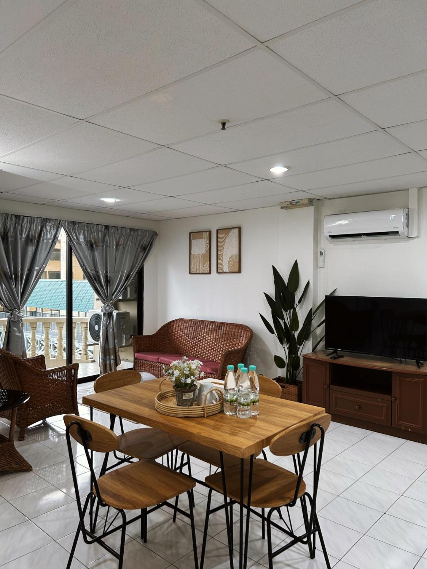 Jo Jo @ Pangkor Coral Bay Apartment *